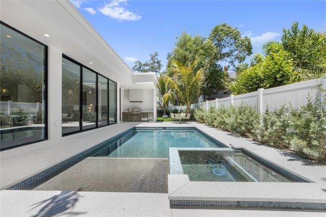 1544 3RD AVENUE W, Bradenton, FL 34205