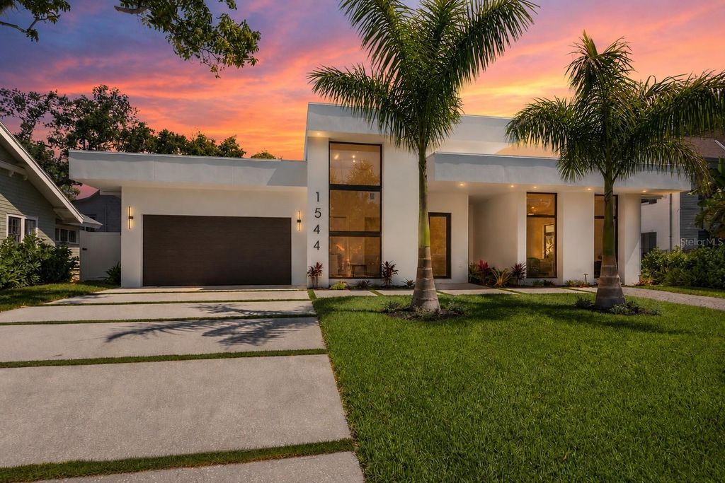 1544 3RD AVENUE W, Bradenton, FL 34205