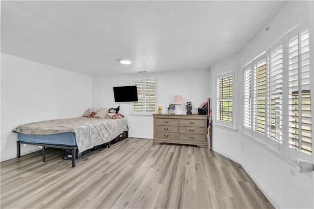 832 Madison 8965 Street, Huntsville, AR 72740