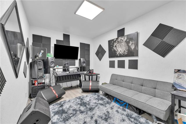 832 Madison 8965 Street, Huntsville, AR 72740