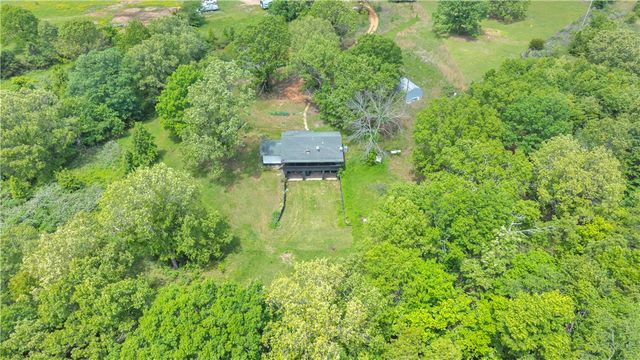 832 Madison 8965 Street, Huntsville, AR 72740