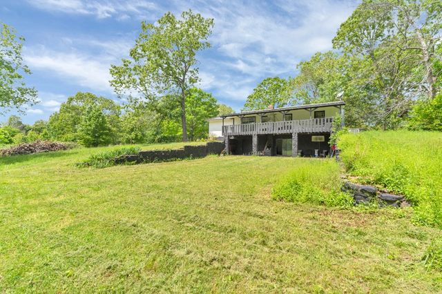 832 Madison 8965 Street, Huntsville, AR 72740