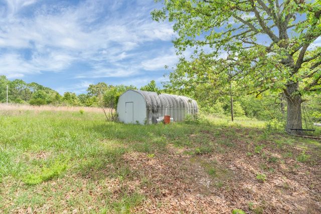 832 Madison 8965 Street, Huntsville, AR 72740