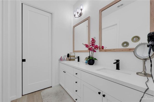 800 Grambling Avenue, Mcallen, TX 78504