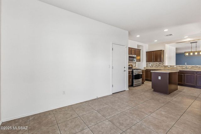 539 W Calle Sombra Linda, Sahuarita, AZ 85629