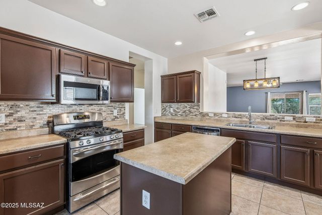 539 W Calle Sombra Linda, Sahuarita, AZ 85629