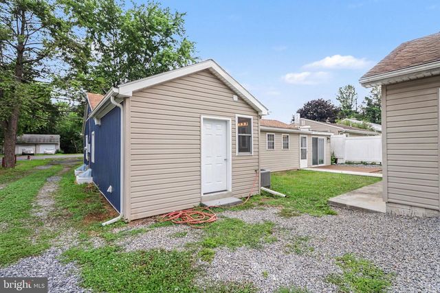1500 NEWVILLE ROAD, Carlisle, PA 17015