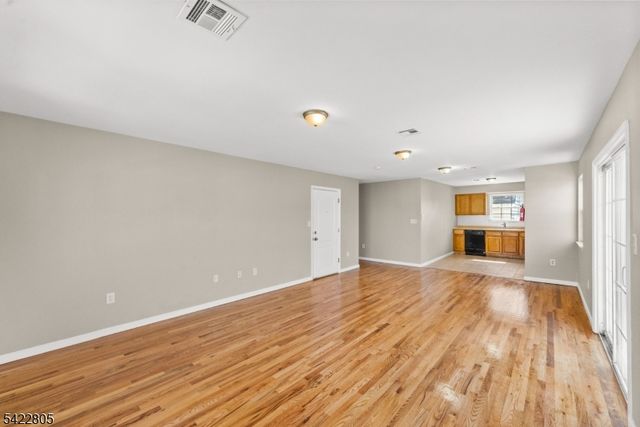 128 Leslie St, Newark City, NJ 07112