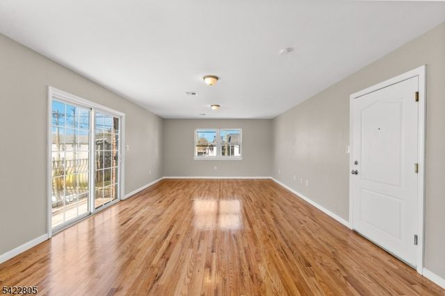 128 Leslie St, Newark City, NJ 07112