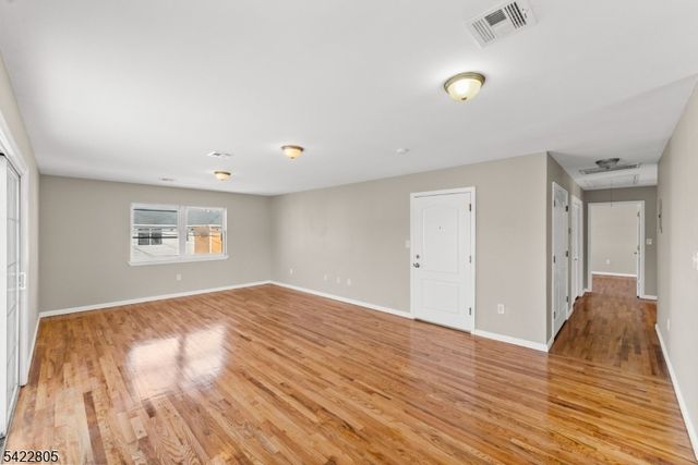 128 Leslie St, Newark City, NJ 07112