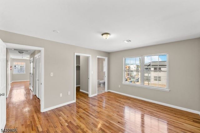 128 Leslie St, Newark City, NJ 07112