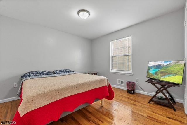 128 Leslie St, Newark City, NJ 07112