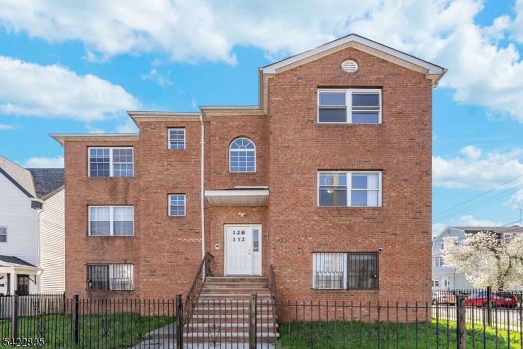 128 Leslie St, Newark City, NJ 07112
