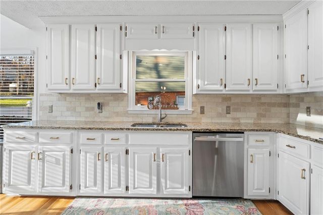 1498 Summer Hollow Trail, Lawrenceville, GA 30043