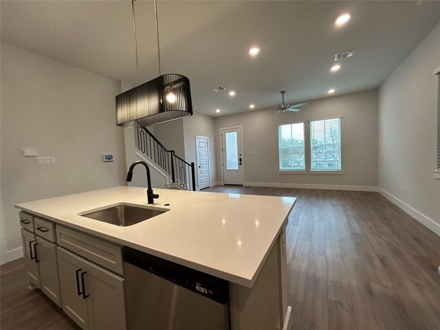 559 Mission Trail, Arlington, TX 76010