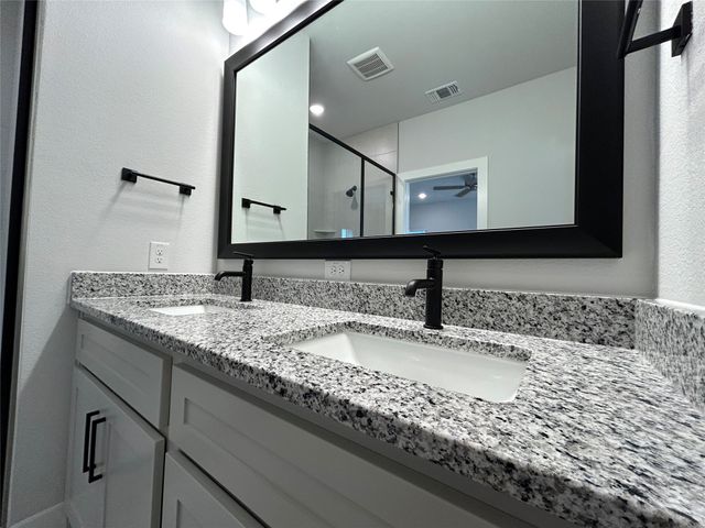 559 Mission Trail, Arlington, TX 76010