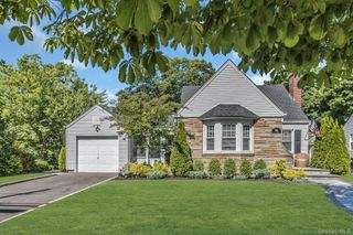 2544 Yorktown Street, Oceanside, NY 11572