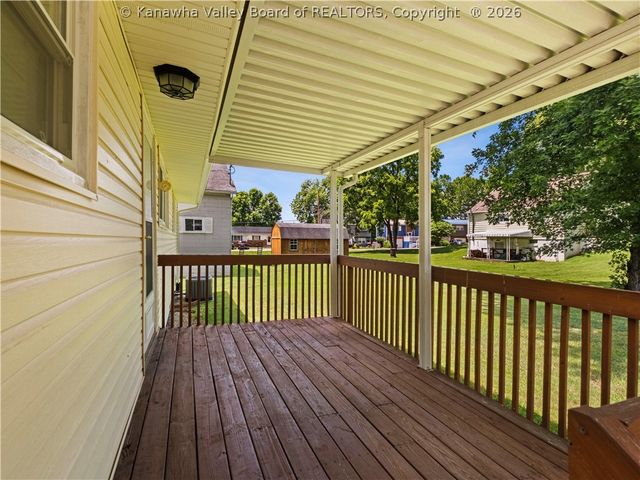 3939 39th Street E, Nitro, WV 25143