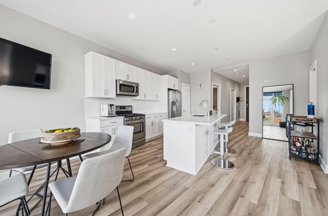 1145 N High Street, 202, Columbus, OH 43201