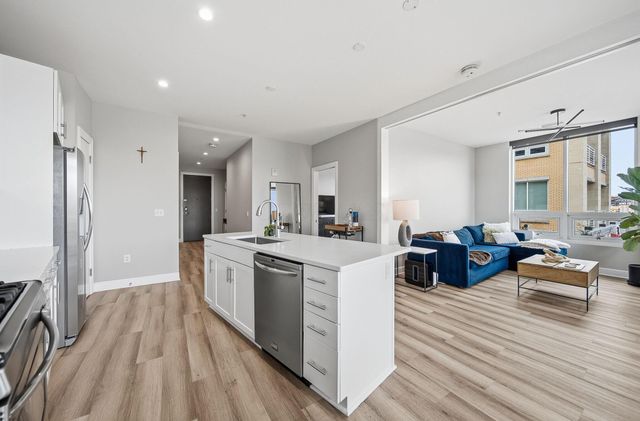 1145 N High Street, 202, Columbus, OH 43201