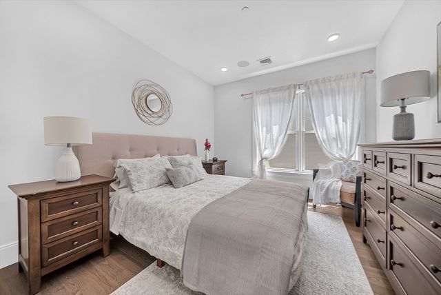 10 Sydney St 7, Boston, MA 02125