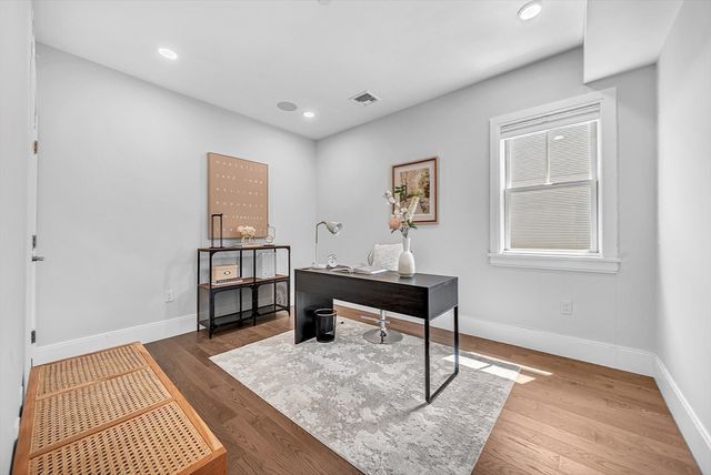 10 Sydney St 7, Boston, MA 02125