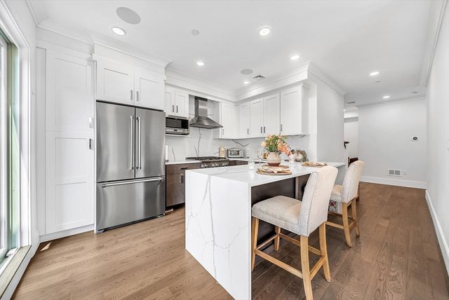 10 Sydney St 7, Boston, MA 02125