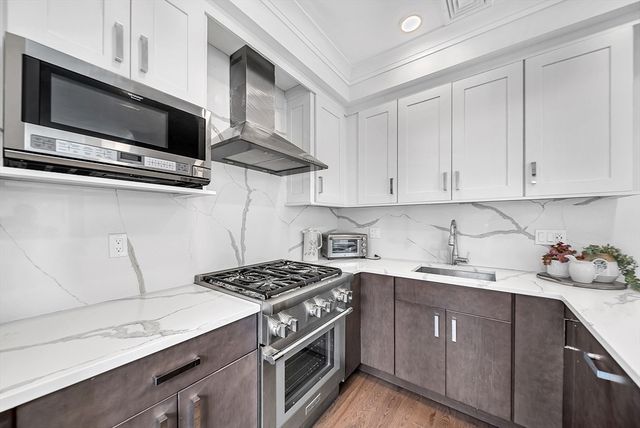 10 Sydney St 7, Boston, MA 02125