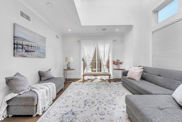 10 Sydney St 7, Boston, MA 02125