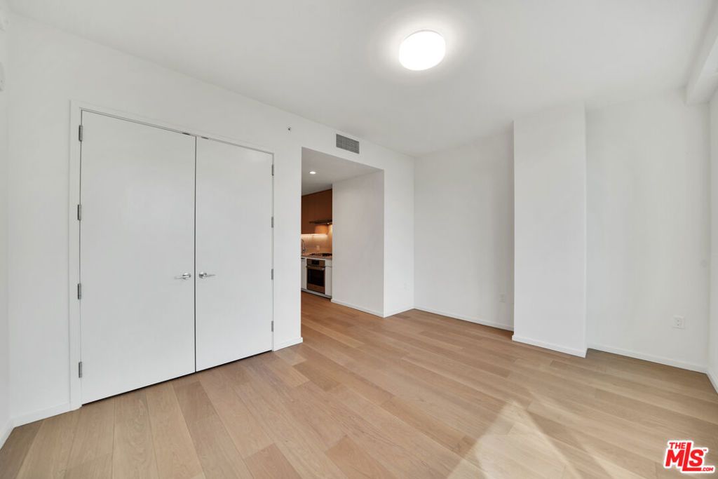 877 Francisco Street 1020, Los Angeles, CA 90017 — photo 5