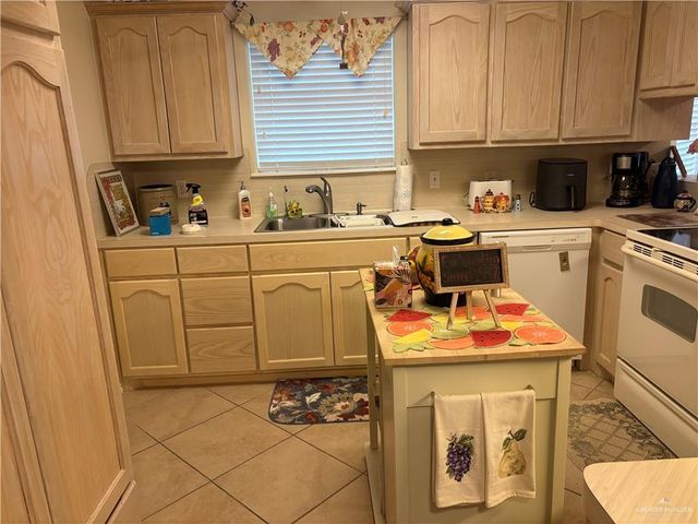 7412 Golf Drive, Mission, TX 78572