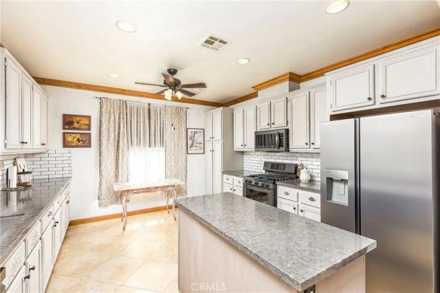 245 Glenview Lane, Hemet, CA 92545