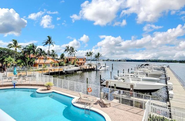 133 Harbors Way, Boynton Beach, FL 33435