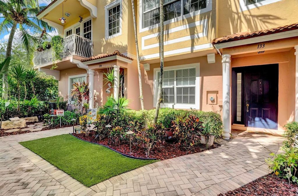 133 Harbors Way, Boynton Beach, FL 33435