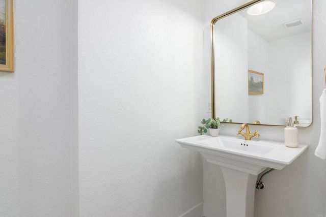 7284 W Point Ave, La Mesa, CA 91942