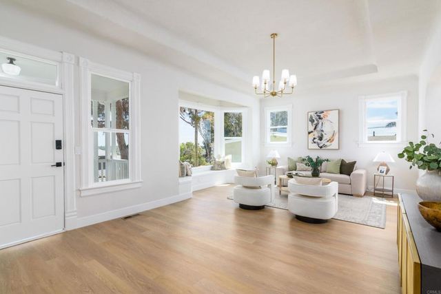 7284 W Point Ave, La Mesa, CA 91942