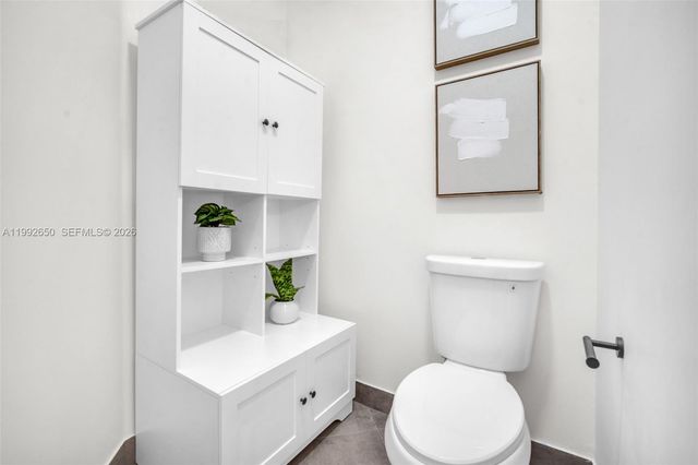 9732 NW 32nd St, Doral, FL 33172