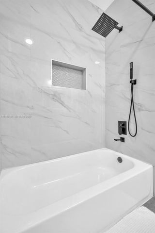 9732 NW 32nd St, Doral, FL 33172