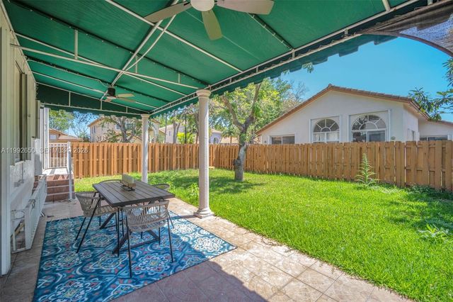 9732 NW 32nd St, Doral, FL 33172