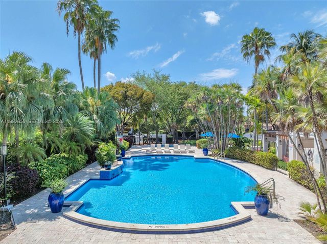 9732 NW 32nd St, Doral, FL 33172