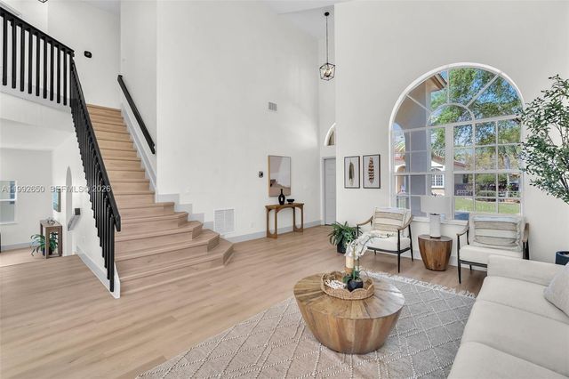 9732 NW 32nd St, Doral, FL 33172