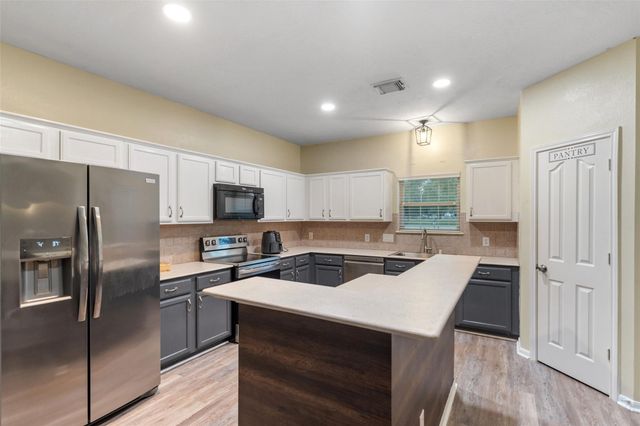 118 Pin Oak Lane, Hempstead, TX 77445