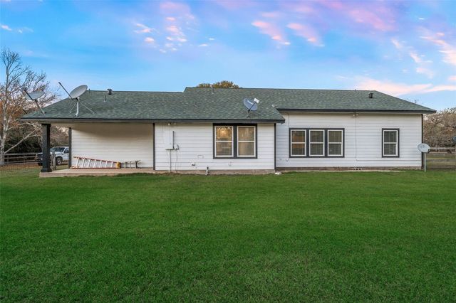 118 Pin Oak Lane, Hempstead, TX 77445