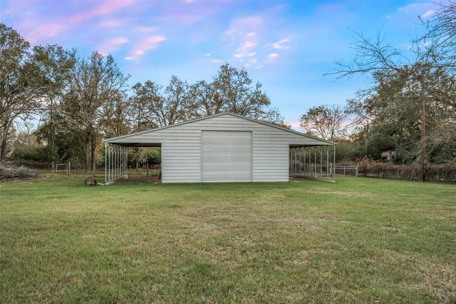 118 Pin Oak Lane, Hempstead, TX 77445