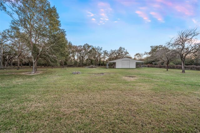 118 Pin Oak Lane, Hempstead, TX 77445