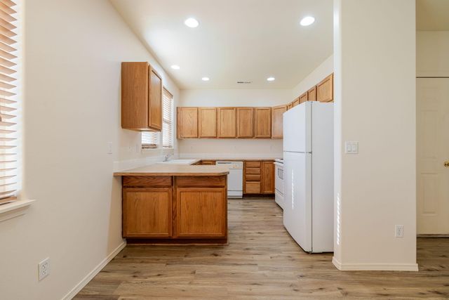 1263 NE 4th Street, Redmond, OR 97756