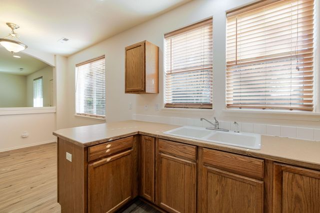 1263 NE 4th Street, Redmond, OR 97756