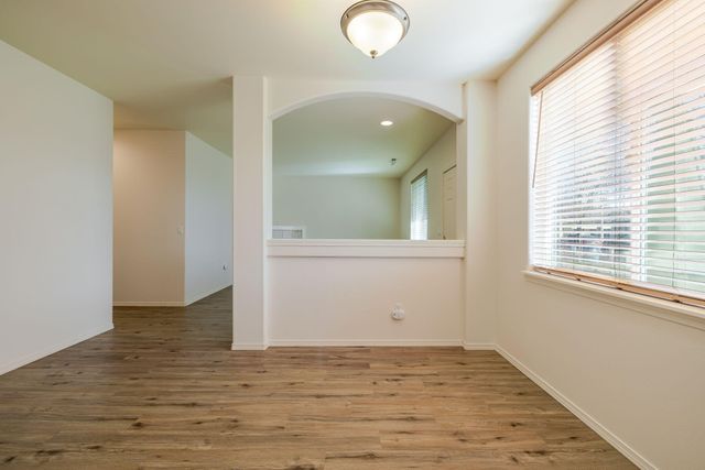 1263 NE 4th Street, Redmond, OR 97756