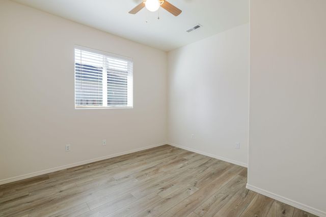 1263 NE 4th Street, Redmond, OR 97756