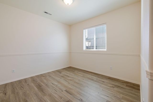 1263 NE 4th Street, Redmond, OR 97756